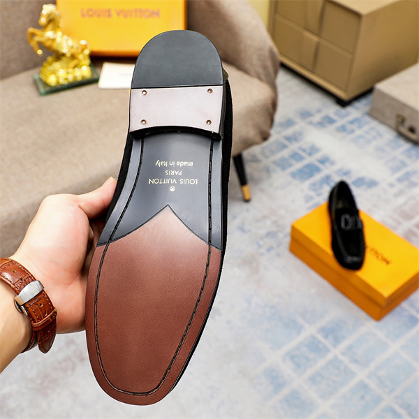 Lv Loafer 010