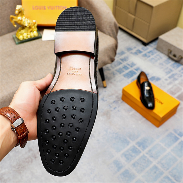 Lv Loafer 030
