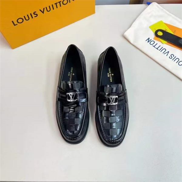 Lv Loafer 048