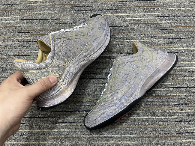 G*u*i rhyton sneaker 37