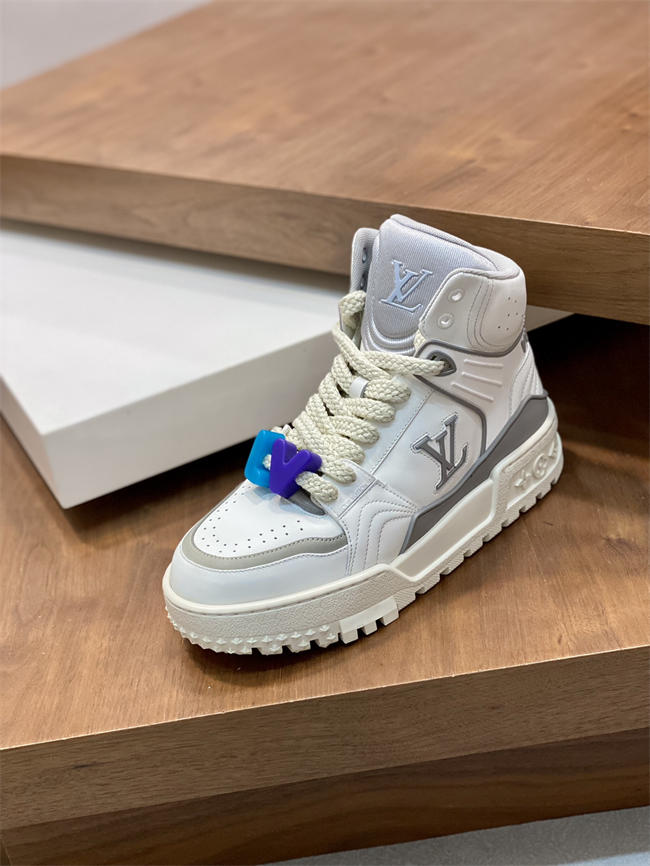 Lv Trainer Sneaker 10