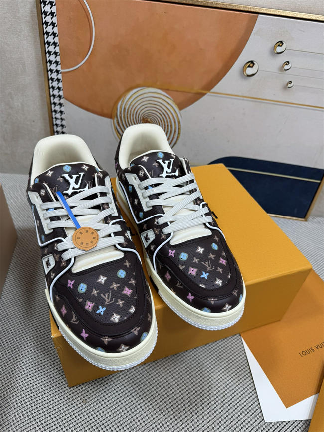 Lv Trainer Sneaker