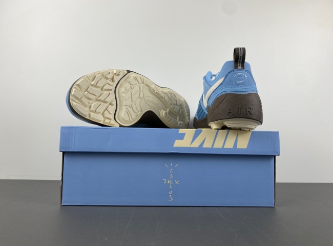 Nike Travis Scott x Nike Zoom Field Jaxx HQ3072-400