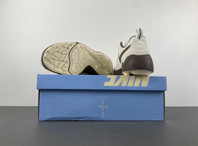 Nike Travis Scott x Nike Zoom Field Jaxx HQ3061-101