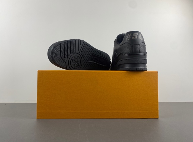 l0*is V*t0n lv trainer