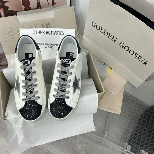 Golden Goose Sneaker