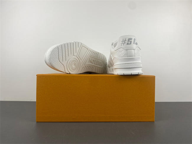 l0*is V*t0n lv trainer 110