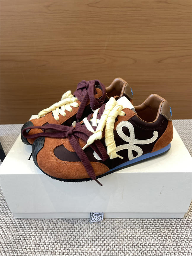 L0ew* sneaker