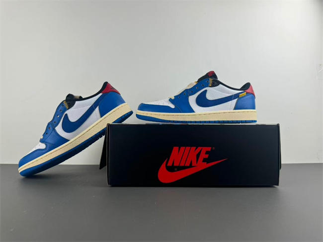 Air Jordan 1 Low UN HQ6998-146