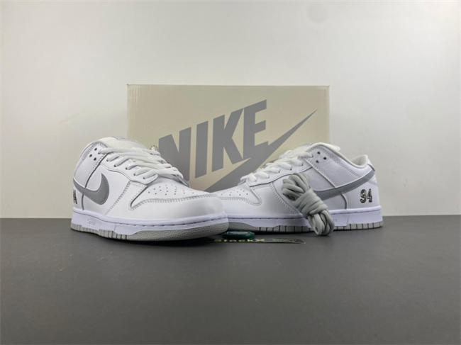 nike sb dunk low S*p*e 94 white metallic silver hq8487-100