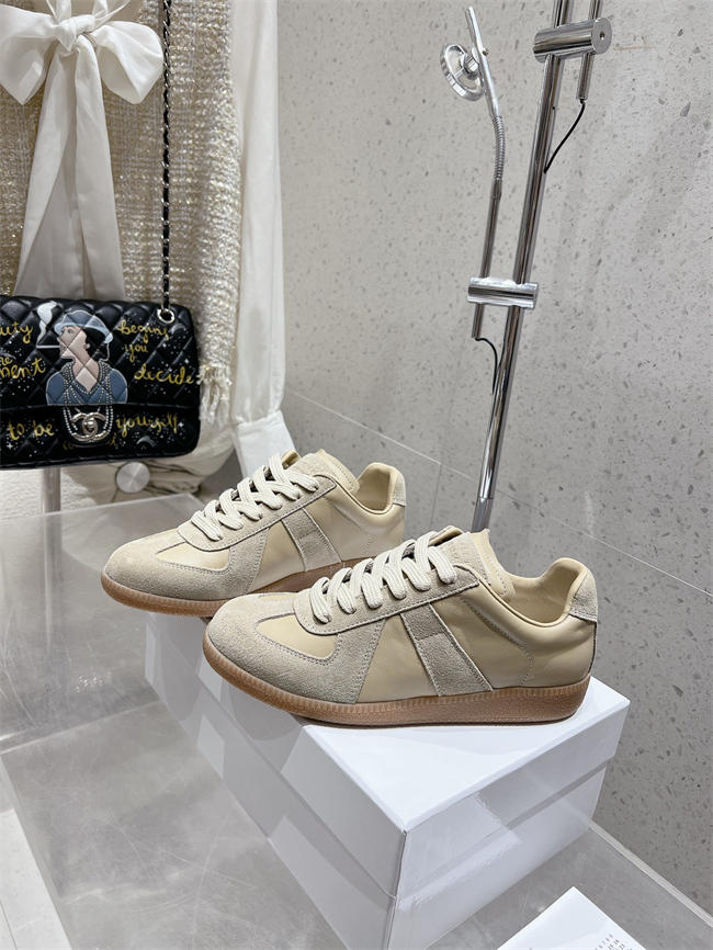 ma*s*n martin Ma*i*la sneaker